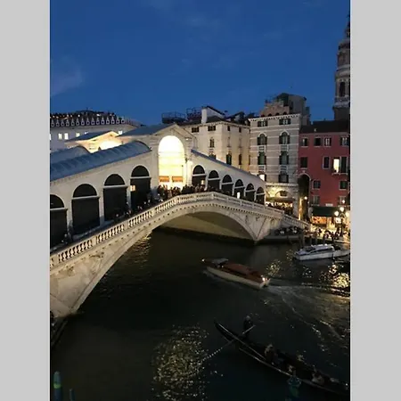 Rialto With Canal Grande View Apartment *