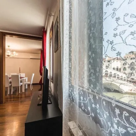 Apartment Rialto With Canal Grande View *