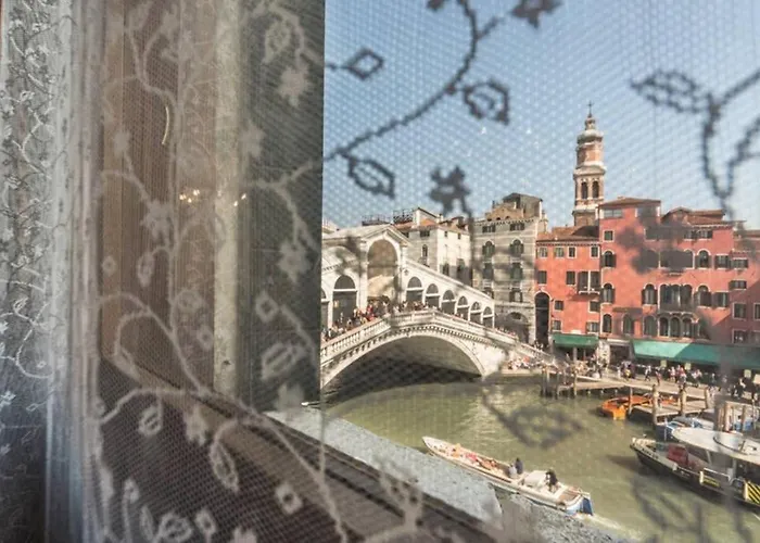 Rialto With Canal Grande View شقة البندقية