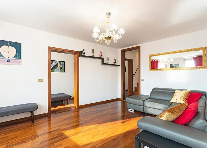 Rialto With Canal Grande View