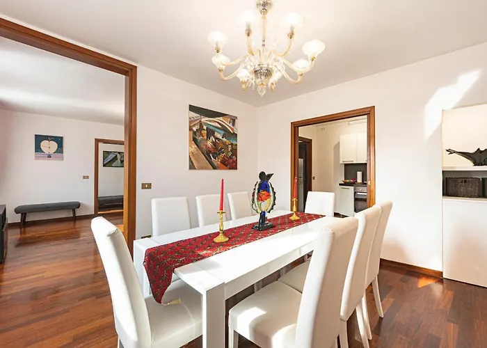 Rialto With Canal Grande View